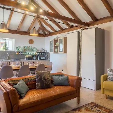 Vila Casa Vina: A Spectacular Away From It *